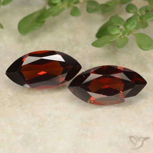 2.37ctw Natural Vermelho escuro Granada Piropo, Marquesa, VVS-VS