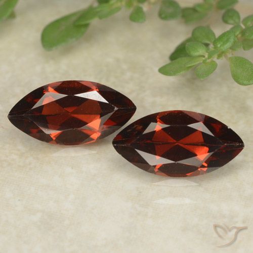 2.35ctw Natural Vermelho escuro Granada Piropo, Marquesa, VVS-VS