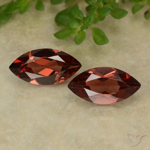 2.24ctw Natural Vermelho escuro Granada Piropo, Marquesa, VVS-VS