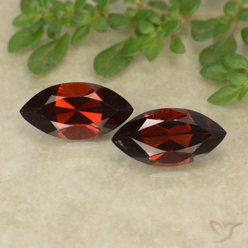 2.49ctw Natural Vermelho escuro Granada Piropo, Marquesa, VVS-VS