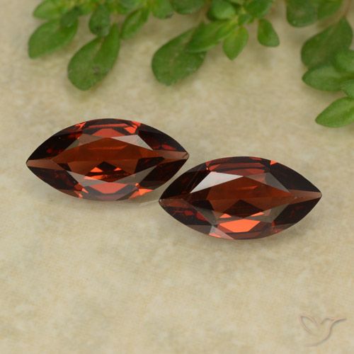 2.22ctw Natural Vermelho escuro Granada Piropo, Marquesa, VVS-VS