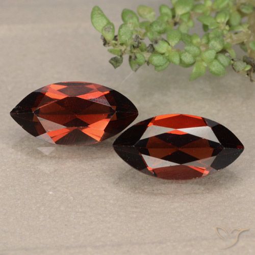 2.57ctw Natural Vermelho escuro Granada Piropo, Marquesa, VVS-VS