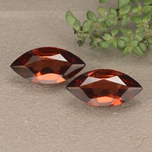 1.72ctw Natural Vermelho escarlate Granada Piropo, Marquesa, VVS-VS