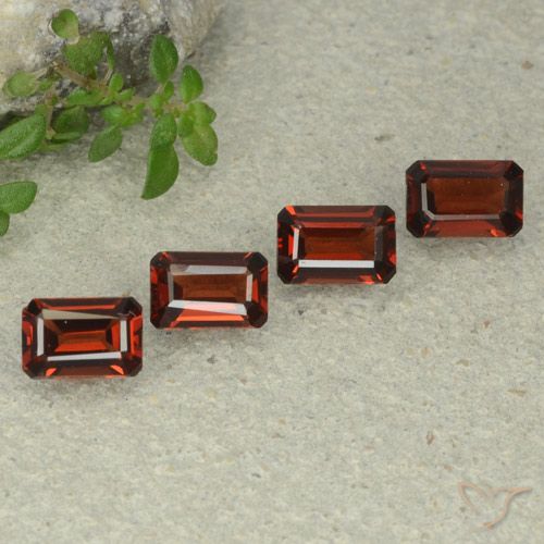 2.79ctw Natural Vermelho escuro Granada Piropo, Corte Esmeralda, VS
