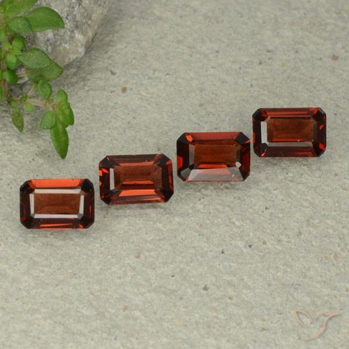 2.26ctw Natural Vermelho escuro Granada Piropo, Corte Esmeralda, VS
