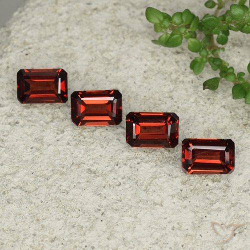 2.97ctw Natural Vermelho escuro Granada Piropo, Corte Esmeralda, VS