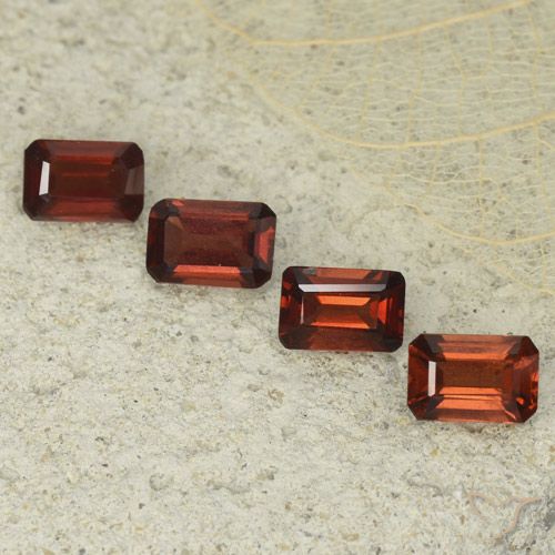 2.64ctw Natural Vermelho escuro Granada Piropo, Corte Esmeralda, VS