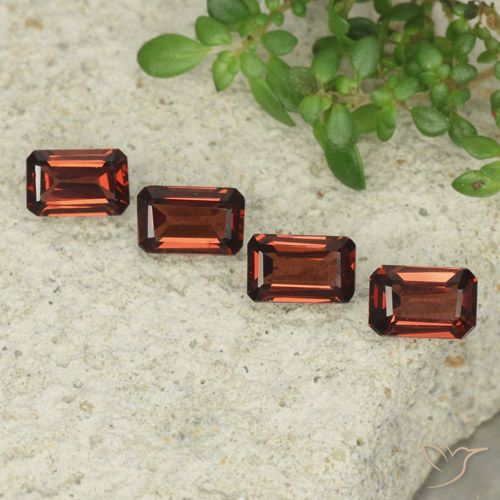 2.18ctw Natural vermelho médio Granada Piropo, Corte Esmeralda, VS