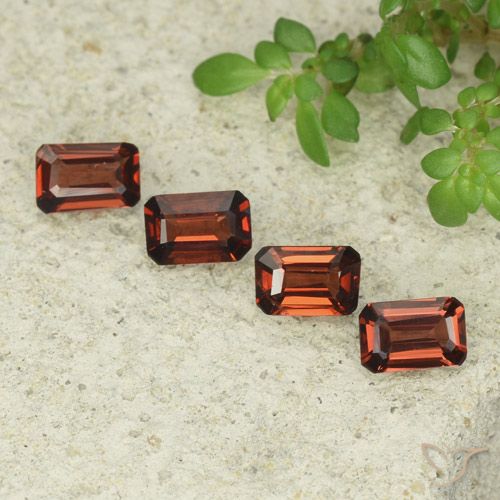 1.85ctw Natural Vermelho escuro Granada Piropo, Corte Esmeralda, VS