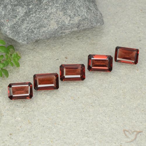 2.89ctw Natural Vermelho escuro Granada Piropo, Corte Esmeralda, VS