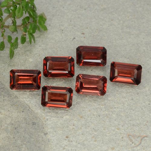 3.38ctw Natural Vermelho escuro Granada Piropo, Corte Esmeralda, VS