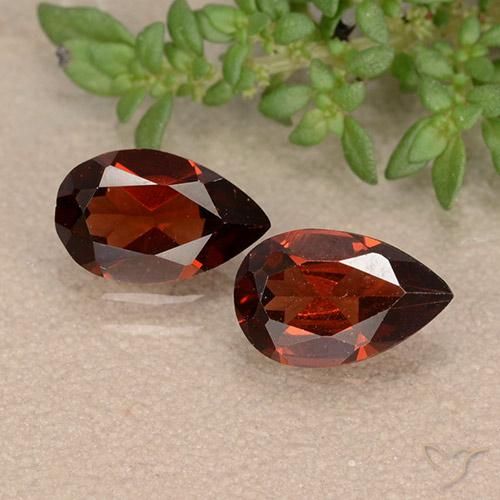 1.83ctw Natural Vermelho escuro Granada Piropo, Formato de pêra, VVS-VS