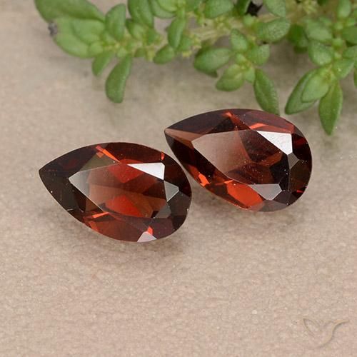 Pedras preciosas de Granada Piropo Vermelho escuro natural de 1.83 ct, Formato de pêra, VVS-VS