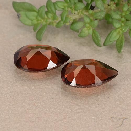 Pedras preciosas de Granada Piropo Vermelho escuro natural de 1.83 ct, Formato de pêra, VVS-VS