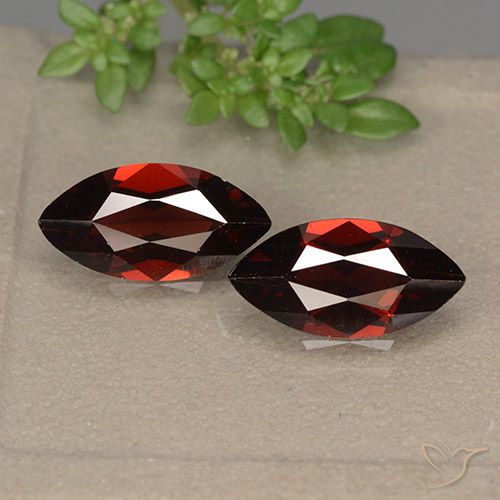 3.70ctw Natural Vermelho escuro Granada Piropo, Marquesa, VVS-VS