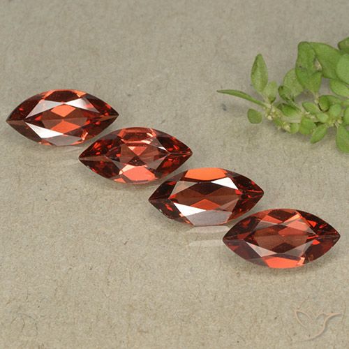 4.05ctw Natural vermelho médio Granada Piropo, Marquesa, VVS-VS