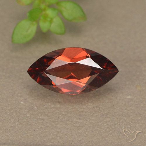 1.31ct Natural Vermelho escuro Granada Piropo, Marquesa, VVS-VS