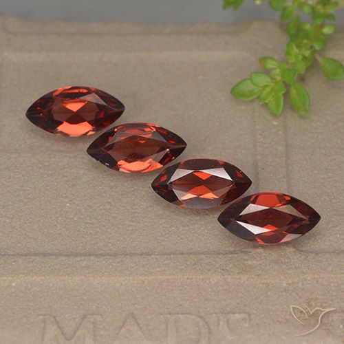 4.23ctw Natural Vermelho escuro Granada Piropo, Marquesa, VVS-VS