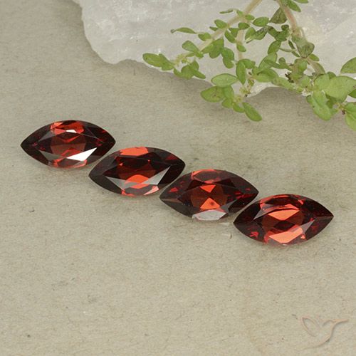 4.53ctw Natural Vermelho escuro Granada Piropo, Marquesa, VVS-VS