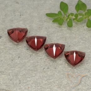 Pedras preciosas de Granada Piropo Vermelho médio-escuro natural de 3.25 ct, Trilhão, VVS-VS