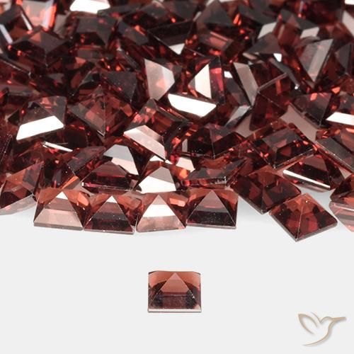Granada Piropo Vermelho escuro Natural 0.47ct, Quadrado, VVS-VS