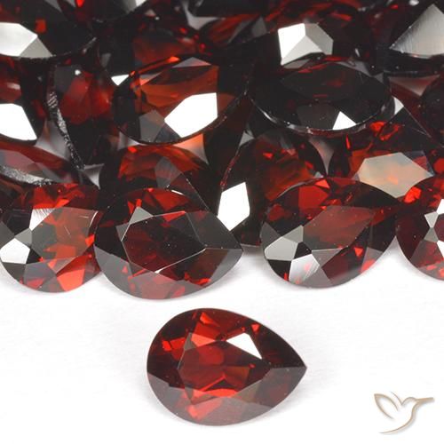 0.84ct Natural Vermelho escuro Granada Piropo, Formato de pêra, VVS-VS