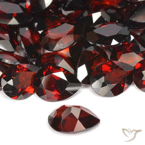 Granada Piropo Vermelho escuro Natural 0.84ct, Formato de pêra, VVS-VS