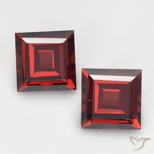 4.37ctw Natural Vermelho escuro Granada Piropo, Quadrado, VVS-VS