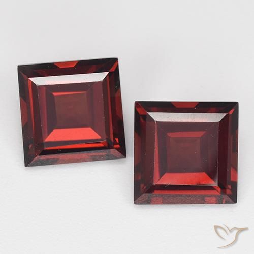 4.24ctw Natural Vermelho escuro Granada Piropo, Quadrado, VVS-VS