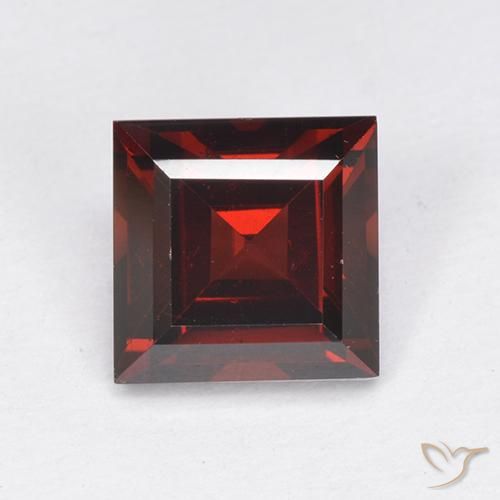 Granada Piropo Vermelho Sangue Profundo Natural 2.29ct, Quadrado, VVS-VS