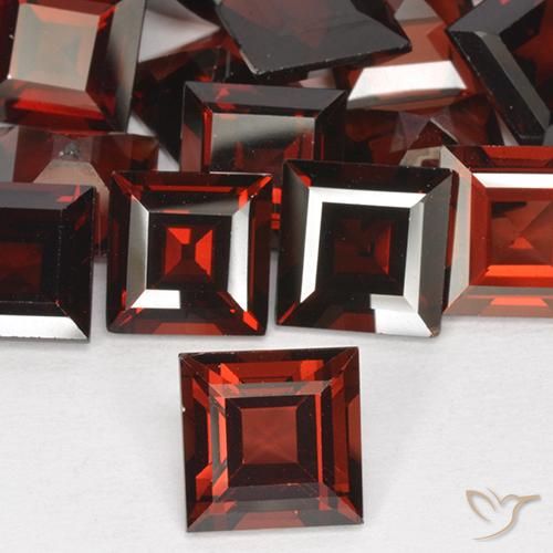 2.91ct Natural Merlot tinto Granada Piropo, Quadrado, VVS-VS