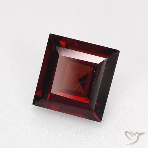 Granada Piropo Vermelho Sangue Profundo Natural 1.82ct, Quadrado, VVS-VS