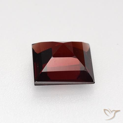 Granada Piropo Vermelho Sangue Profundo Natural 1.82ct, Quadrado, VVS-VS