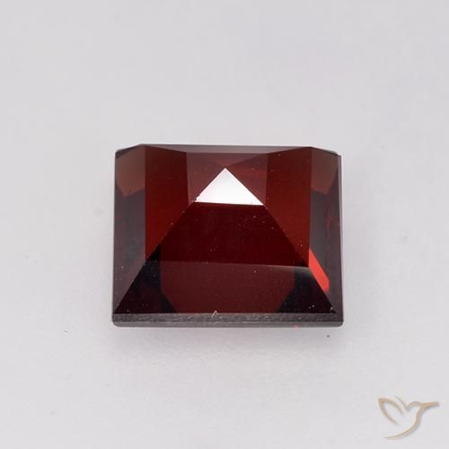 Granada Piropo Vermelho Sangue Profundo Natural 2.11ct, Quadrado, VVS-VS