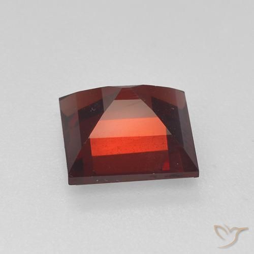 Granada Piropo Vermelho escuro Natural 2.10ct, Quadrado, VVS-VS