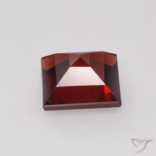 Granada Piropo Vermelho escuro Natural 1.87ct, Quadrado, VVS-VS