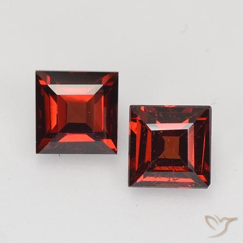 0.99ctw Natural Vermelho Sangue Profundo Granada Piropo, Quadrado, VVS-VS
