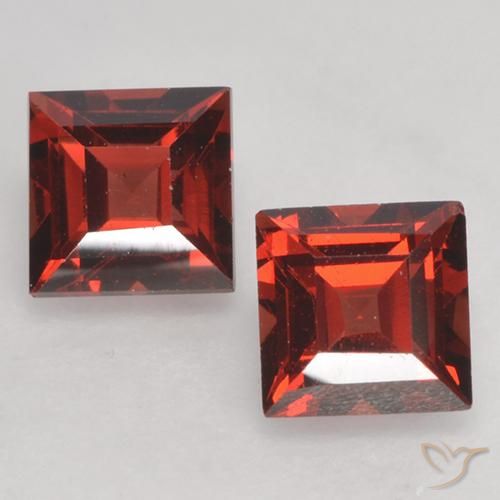 1.00ctw Natural vermelho médio Granada Piropo, Quadrado, VVS-VS