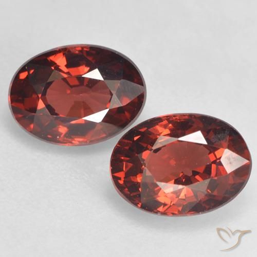2.24ctw Natural Vermelho escuro Granada Piropo, oval, VVS-VS