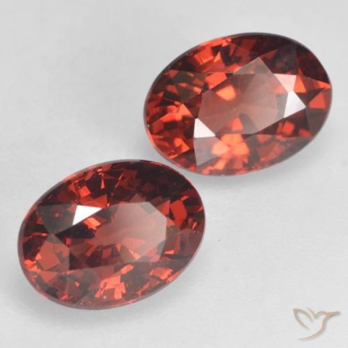 Pedras preciosas de Granada Piropo Vermelho escuro natural de 2.24 ct, oval, VVS-VS