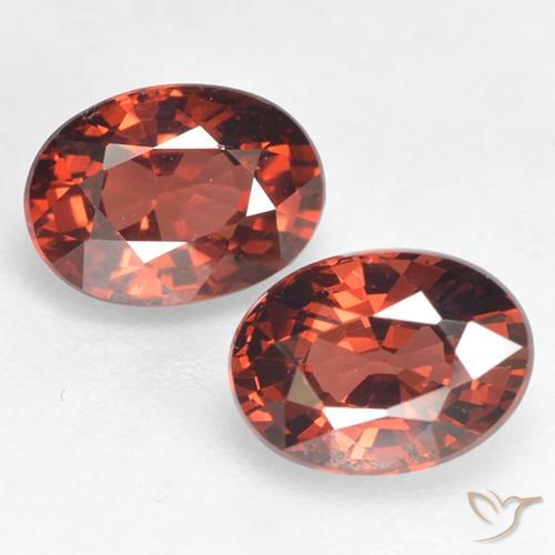 2.35ctw Natural vermelho médio Granada Piropo, oval, VVS-VS
