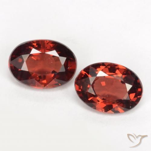 1.96ctw Natural groselha vermelha Granada Piropo, oval, VVS-VS