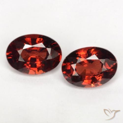 2.08ctw Natural Vermelho escuro Granada Piropo, oval, VVS-VS