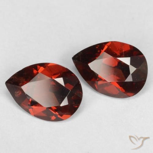 Pedras preciosas de Granada Piropo Vermelho escuro natural de 1.68 ct, Formato de pêra, VS