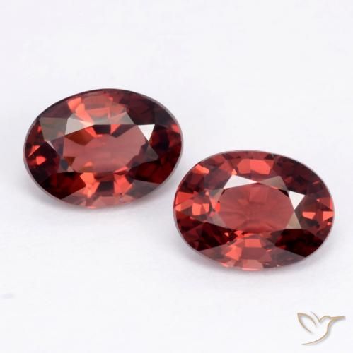 1.98ctw Natural Vermelho escuro Granada Piropo, oval, VVS-VS