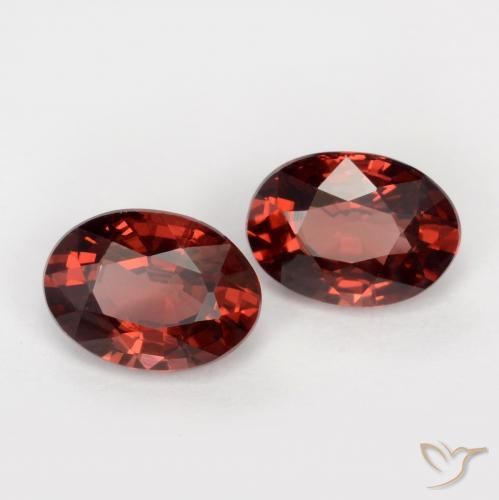 Pedras preciosas de Granada Piropo Vermelho Escarlate Profundo natural de 2.00 ct, oval, VS