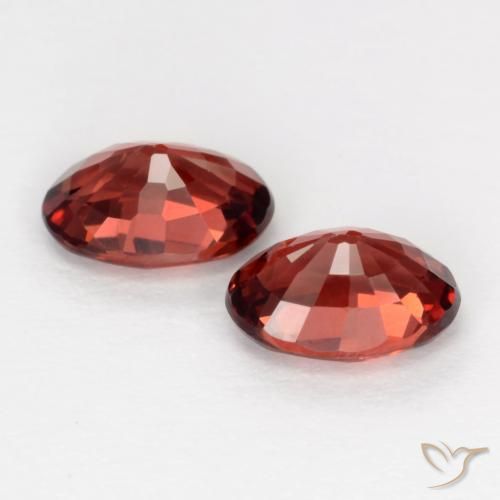 Pedras preciosas de Granada Piropo Vermelho escuro natural de 1.95 ct, oval, VVS-VS