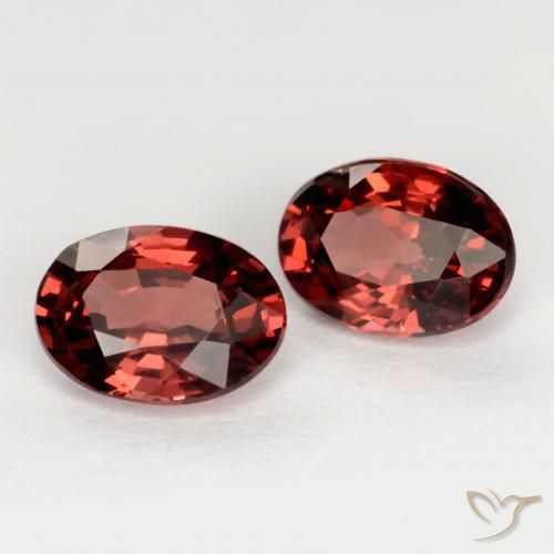 Pedras preciosas de Granada Piropo Vermelho escuro natural de 1.93 ct, oval, VVS-VS