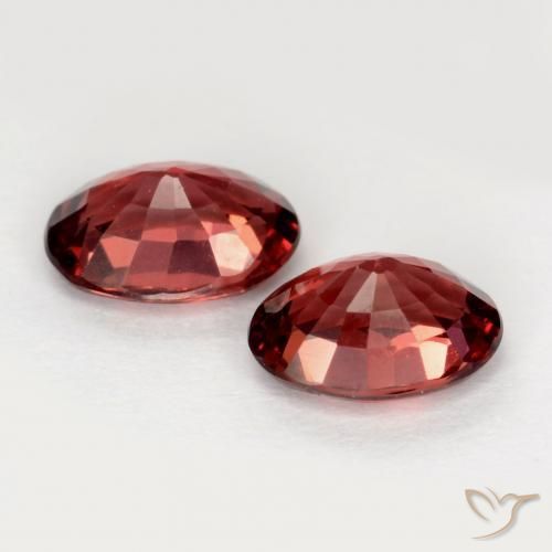 Pedras preciosas de Granada Piropo Vermelho escuro natural de 1.93 ct, oval, VVS-VS