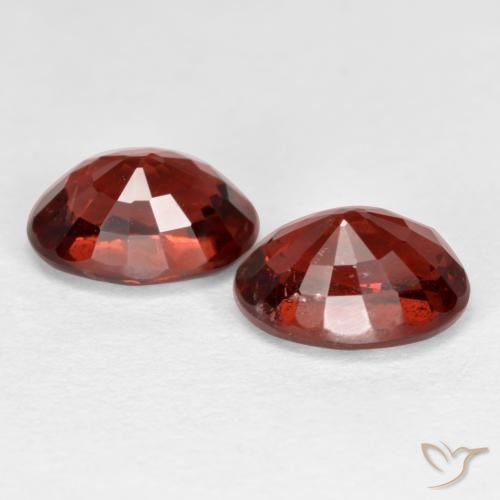 Pedras preciosas de Granada Piropo groselha vermelha natural de 2.33 ct, oval, VS